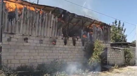 В Агджабеди женщина получила ожоги при пожаре на приусадебном участке