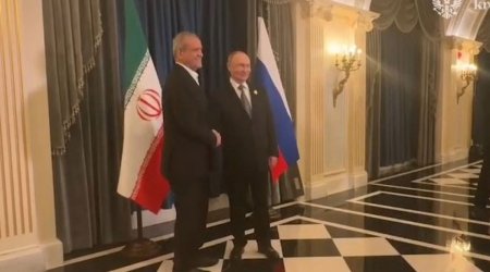 Putin Pezeşkianla görüşüb