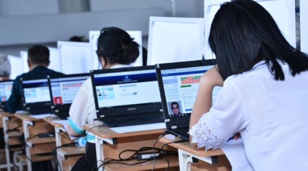 Уволенные после провала на переаттестации учителя подали в суд в Азербайджане