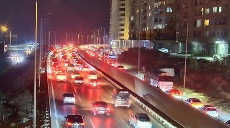ДТП на Бакинской кольцевой дороге спровоцировало затор