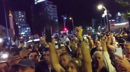 Protests erupt outside opposition HQ in Istanbul