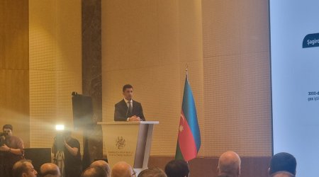 Азербайджан повысит зарплаты воспитателям и установит цели по улучшению школьных результатов