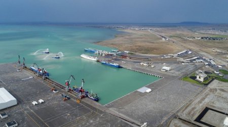 Перевалка грузов в морских портах Азербайджана снизилась на 4,5%