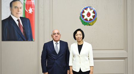 Əli Əsədov Su Hui ilə görüşüb