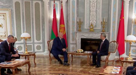 Польша закрыла границу с Беларусью. Китайцы приехали к Лукашенко