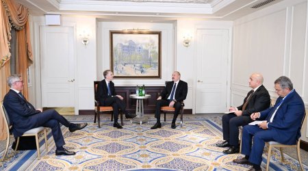 İlham Əliyev Nyu-Yorkda “Brookfield Asset Management” şirkətinin baş icraçı direktoru ilə görüşüb