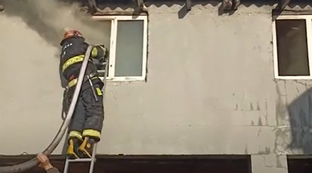 Bakıda çoxmərtəbəli binada yanğın söndürülüb- Video/Yenilənib