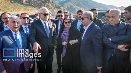 Şahin Mustafayev Təbrizə getdi, Araz körpüsünə baxıb