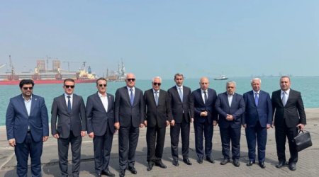 Shahin Mustafayev visits Iran’s Bandar Abbas port