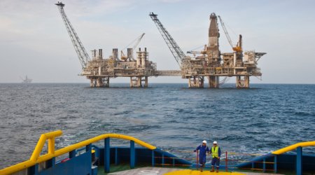 Казахстан лидирует по нефти в Каспии, Азербайджан — по газу