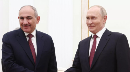 Putin and Pashinyan hold talks in Moscow after nuclear forum