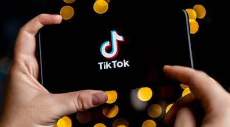 Tramp $14 milyardlıq TikTok müqaviləsini təsdiqləyən fərman imzalayıb