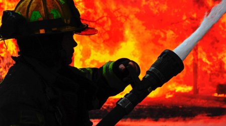 Bakıda ev yanıb, bir nəfər tüstüdən zəhərlənib