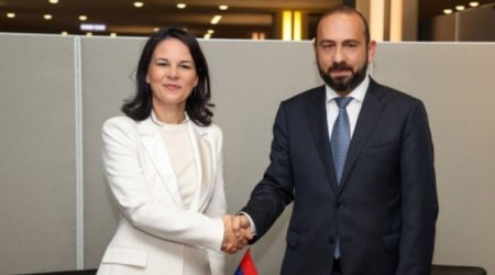 Berbok və Mirzoyan Bakı-İrəvan sülh prosesini müzakirə edib