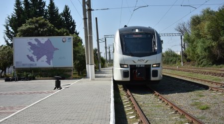 АЖД запустила первые внутрирегиональные пассажирские перевозки