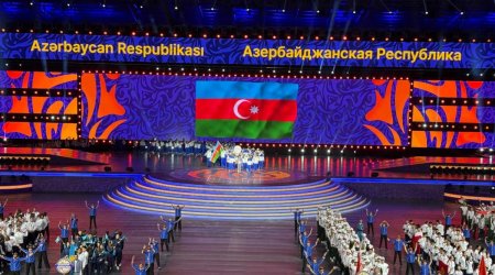 Ильхам Алиев и Мехрибан Алиева наблюдают за церемонией открытия III Игр СНГ в Гяндже - Обновлено