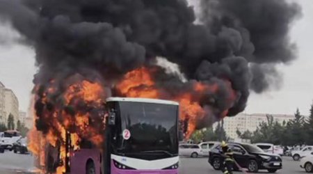 Sumqayıtda avtobus yanıb - Video