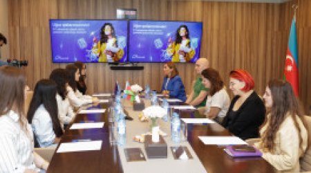 Azercell поздравил студенток, добившихся наивысших результатов при поступлении на ИТ-специальности