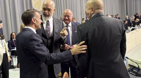 Makron Azərbaycan və Ermənistanı sülh bəyannaməsinin paraflanmasına görə təbrik edib