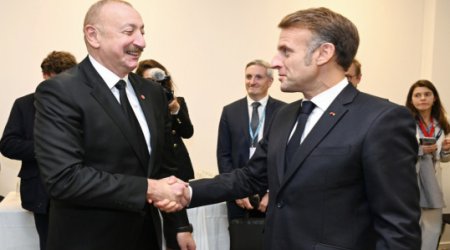 Prezident Kopenhagendə Makronla görüşüb