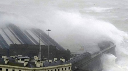 Страшный шторм обрушился на Британию