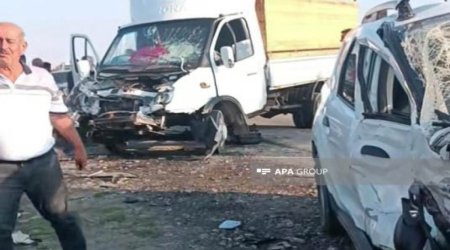 Tərtərdə yük və minik avtomobilləri toqquşub,ölən və yaralanan var