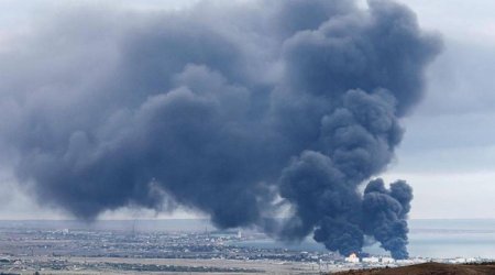 Нефтяной терминал в Крыму горит уже второй день