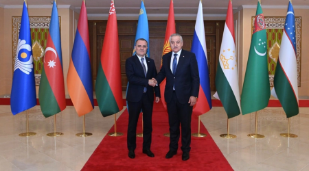 Ceyhun Bayramov tacikistanlı həmkarı ilə görüşüb