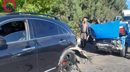 Bərdədə maşınlar toqquşub, xəsarət alanlar var