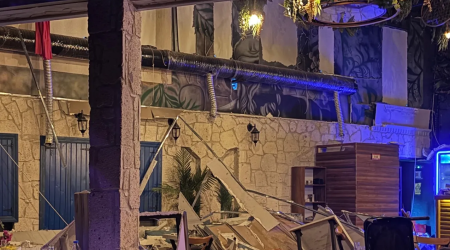 Декоративная конструкция рухнула на посетителей развлекательного центра в Турции, есть пострадавшие