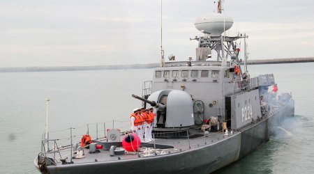 Иранские военные корабли уплыли из Баку