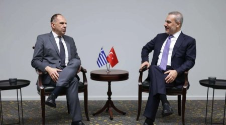 Türkiyə və Yunanıstan XİN başçıları görüşüb