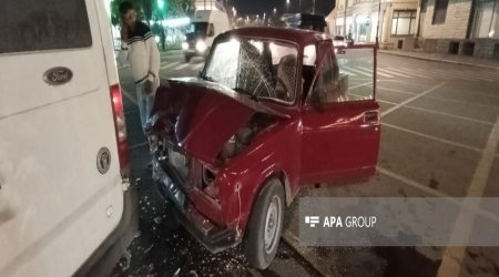 Gəncədə yük maşını ilə minik maşını toqquşub, xəsarət alanlar var