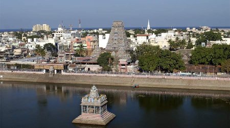 СМИ: Токсичная пена появилась на побережье Ченная в Индии