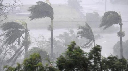 Avstraliyada 90 mindən çox sakin fırtına səbəbindən işıqsız qalıb