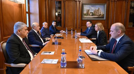 Али Асадов встретился с вице-премьером Беларуси