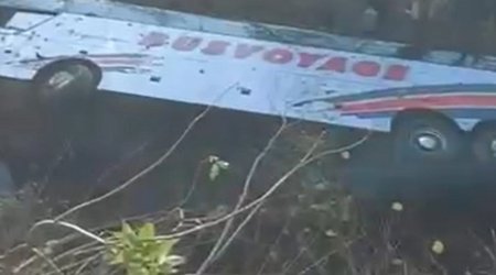 Ermənistanda tələbə avtobusu dərəyə aşıb, 30 yaralı var