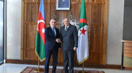 Azərbaycan və Əlcəzair XİN başçıları arasında görüş keçirilib