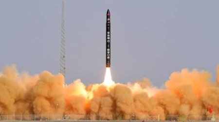 Китайские ракеты вывели на орбиту две группы экспериментальных спутников