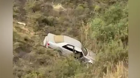 Bakıda maşın dərəyə aşıb ,sürücü ölüb - Video