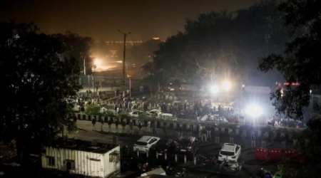 Автомобиль в Нью-Дели взорвал террорист-смертник