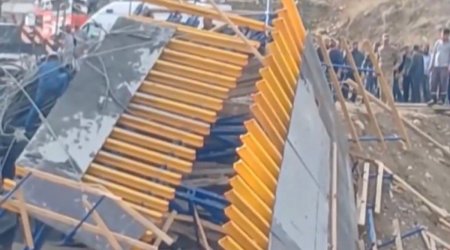 Türkiyədə körpü çöküb, ölənlər var