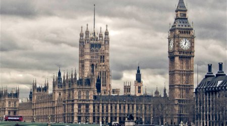 Великобритания заморозила обмен разведданными с США