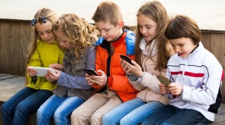 Qazaxıstanda sosial şəbəkələrə yaş məhdudiyyətləri ola bilər