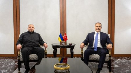 Hakan Fidan Ukraynanın müdafiə naziri ilə görüşüb
