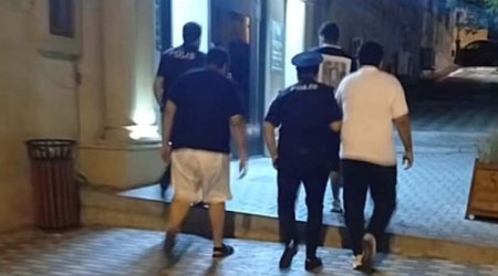 
Şəhidlər xiyabanında qeyri-etik videolar çəkən əcnəbilərin məhkəməsi başlayır