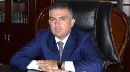 İcra başçısı ondan şikayət edən sakinləri məhkəməyə verib