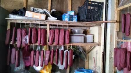 Bakı bazarında kolbasa məhsullarında at əti aşkarlanıb
