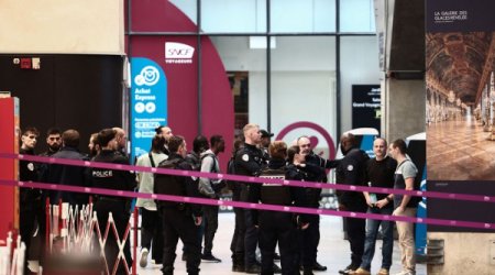 Парижская полиция открыла огонь по вооруженному ножом мужчине