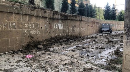 Əhmədlidəki sürüşmə hadisəsindən sonra yamacda yeni çatlar aşkarlanıb